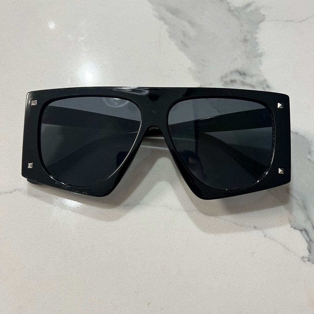 Black Oversized Sunglasses